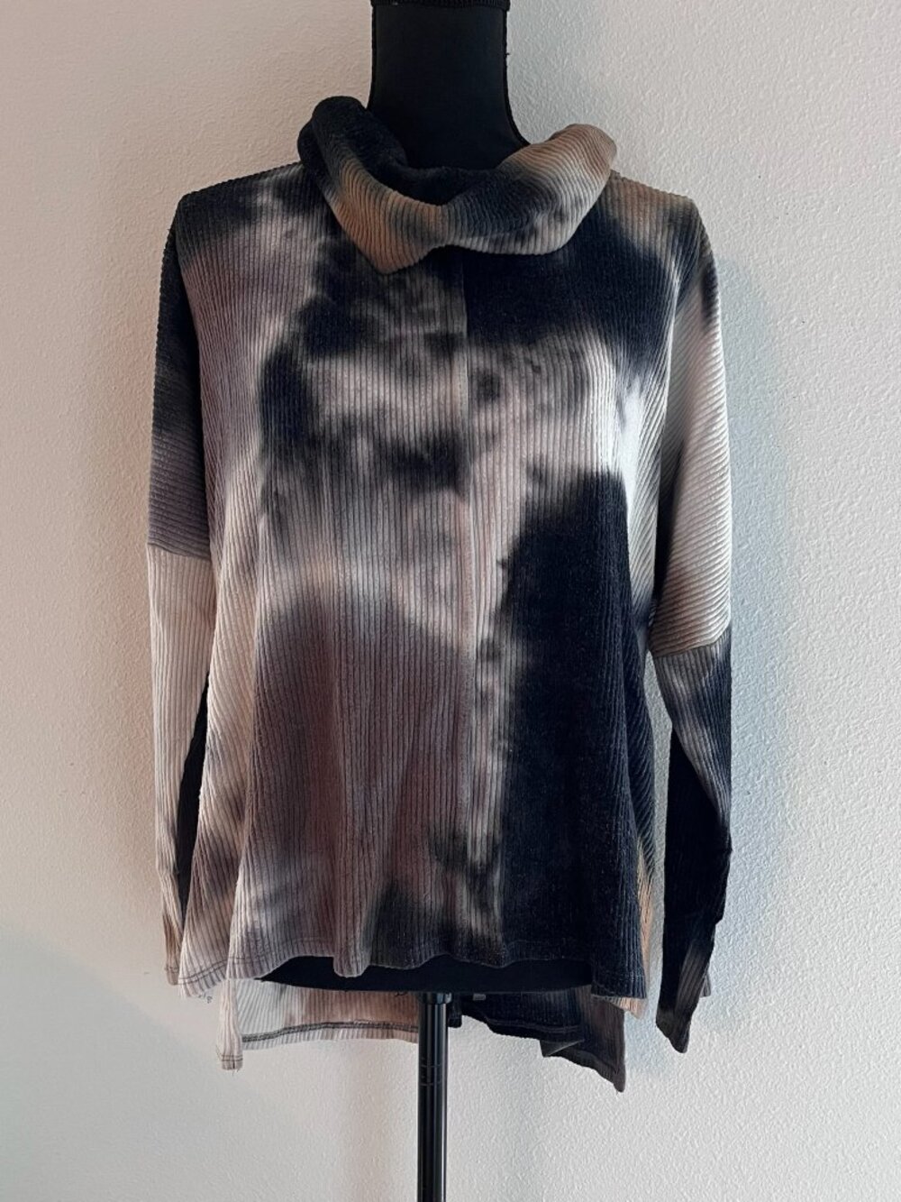 Status by Chenault Ribbed Tie-Dye Cowl Neck Sweater M Brown Tan Black Pullover M